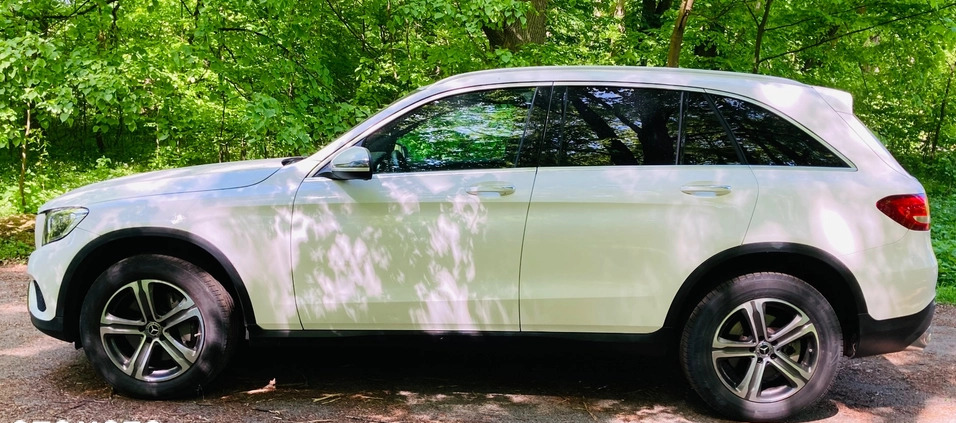 Mercedes-Benz GLC cena 139000 przebieg: 77000, rok produkcji 2019 z Staszów małe 67